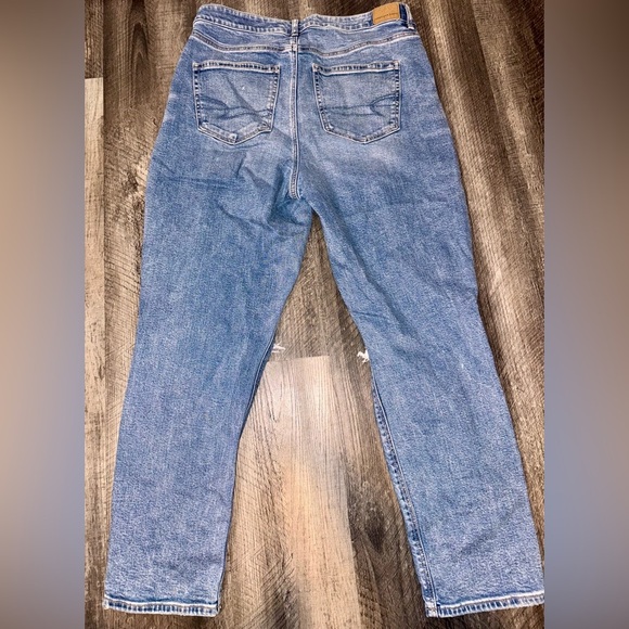 American Eagle Strigid Mom Jeans - Picture 4 of 4